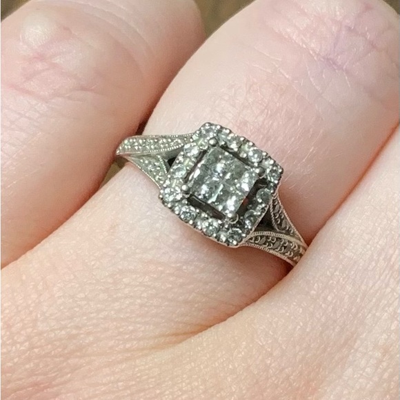 Diamond engagement ring 1/2 cr tw diamonds 14k white gold size 5.5 - Picture 3 of 3